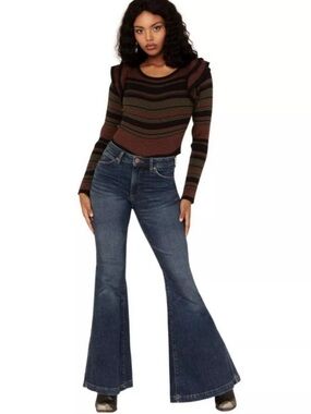 Wrangler Jeans Womens Retro
High Rise Flare Bell Bottoms
Cowgirl Indie Boho sz27
